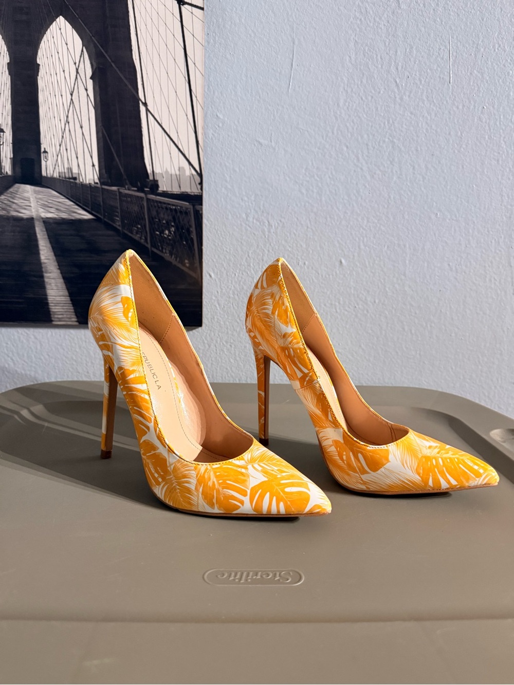 Yellow Tropical-Print Pointed Toe Stiletto Pumps